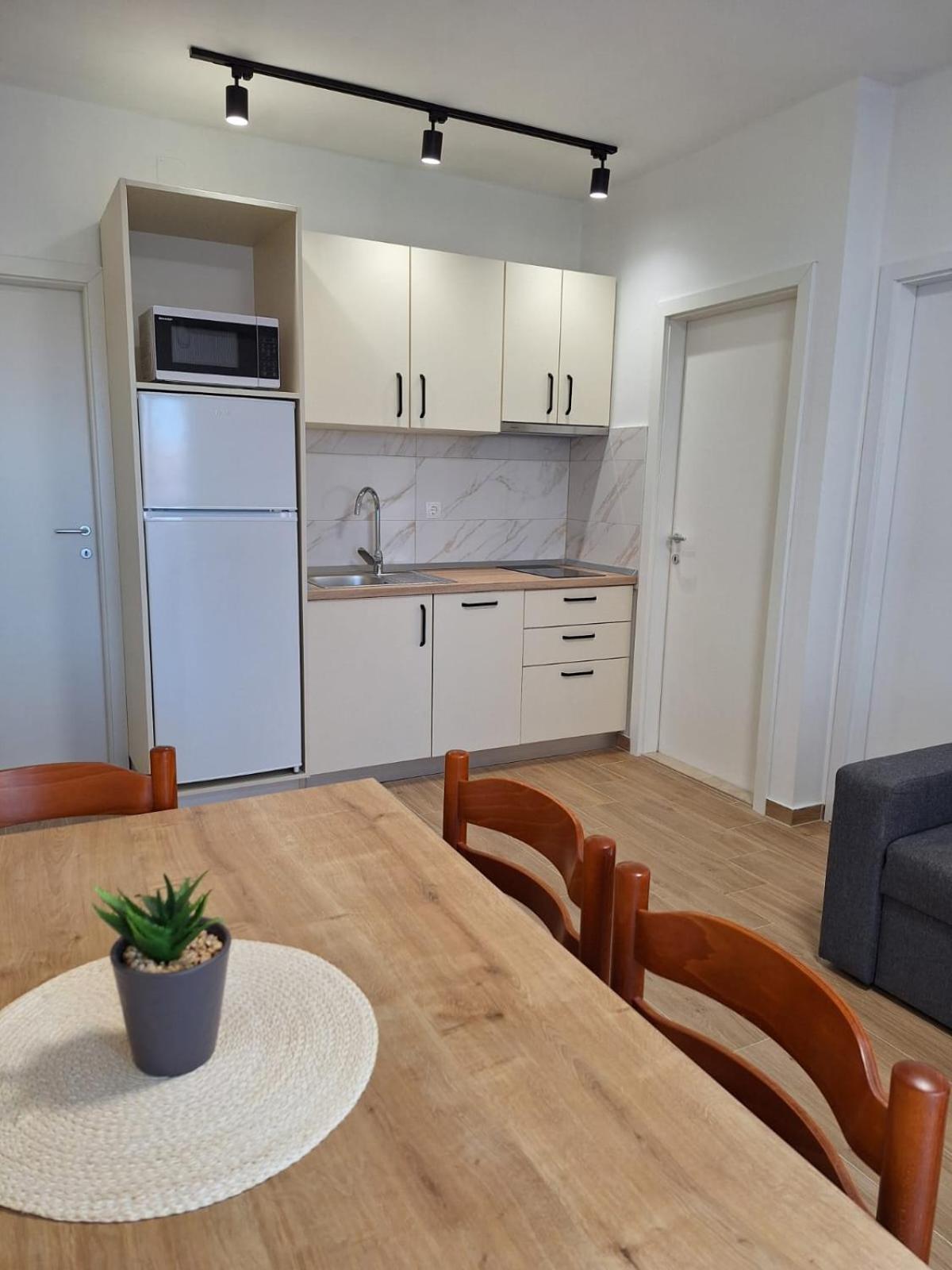 Apartmani Marino Privlaka  Buitenkant foto