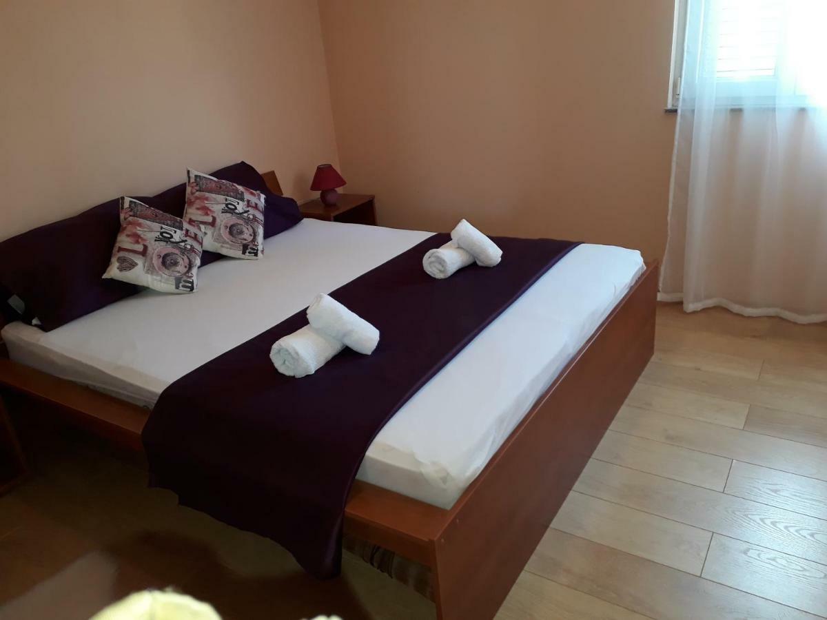Apartmani Marino Privlaka  Buitenkant foto