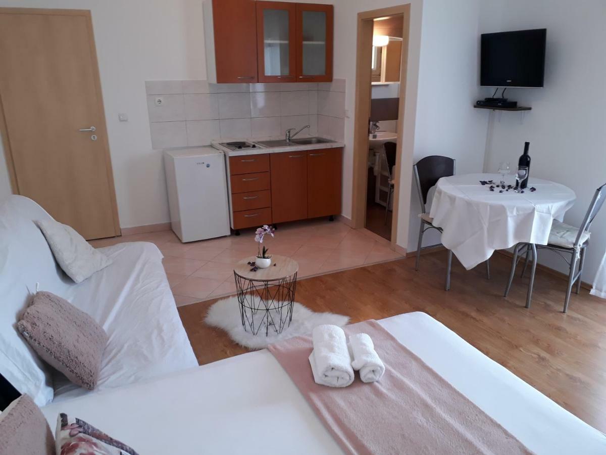 Apartmani Marino Privlaka  Buitenkant foto