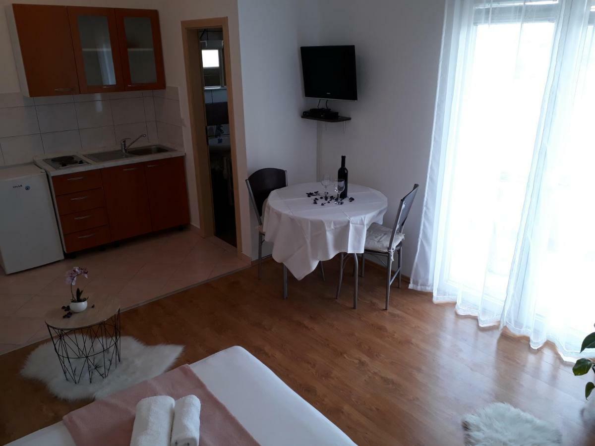 Apartmani Marino Privlaka  Buitenkant foto