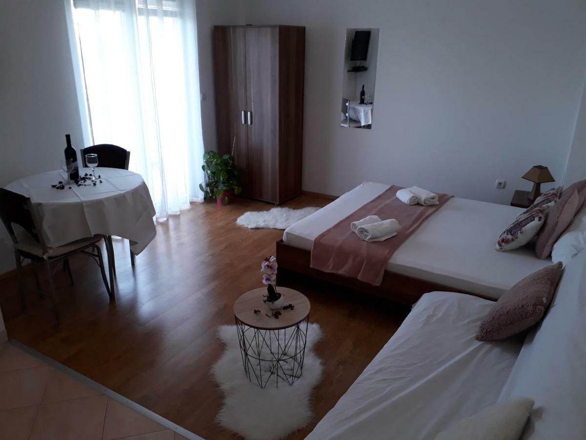 Apartmani Marino Privlaka  Buitenkant foto