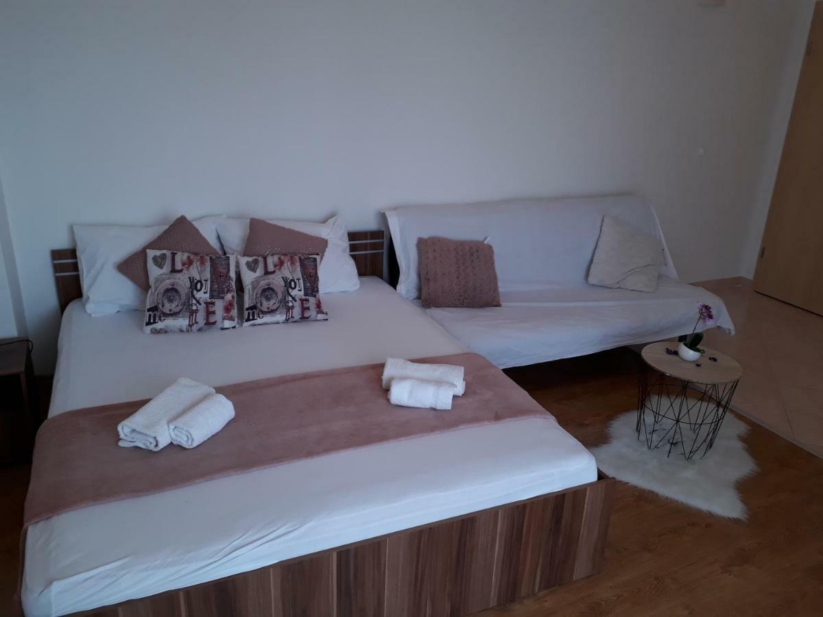Apartmani Marino Privlaka  Buitenkant foto