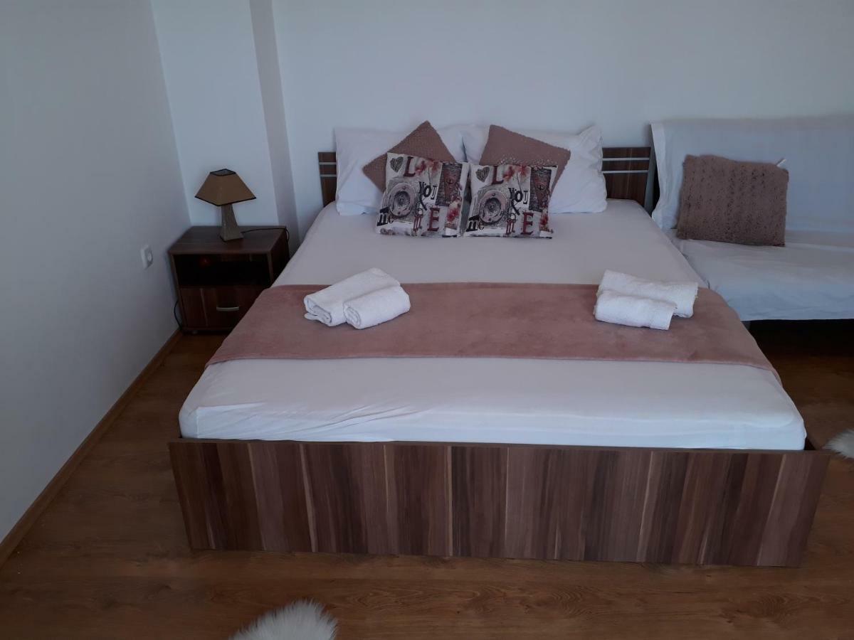 Apartmani Marino Privlaka  Buitenkant foto